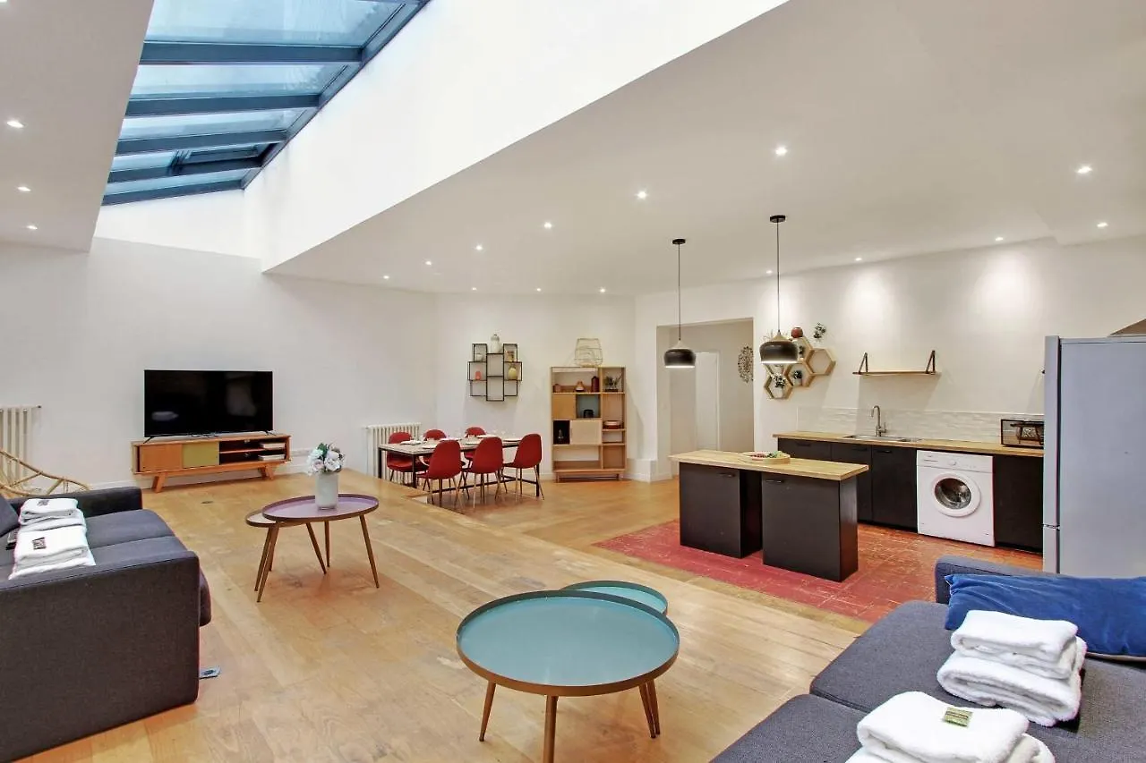 Charming Apartment - Buttes Chaumont 10P3Br Paris