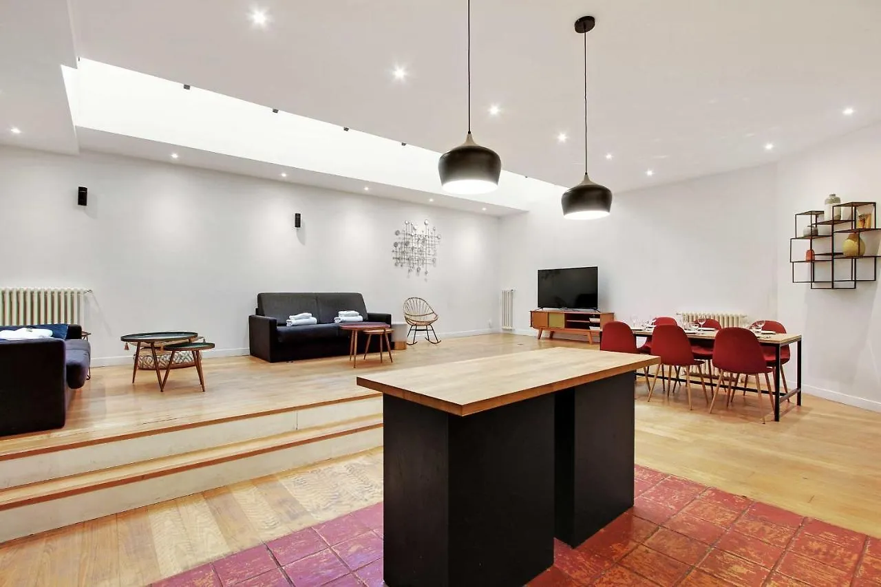 Charming Apartment - Buttes Chaumont 10P3Br Paris
