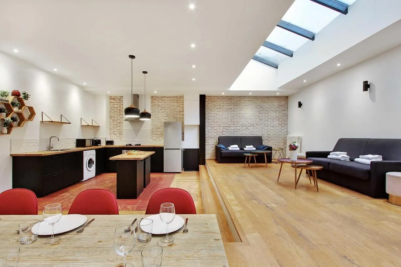 Charming Apartment - Buttes Chaumont 10P3Br Paris 0*,  France