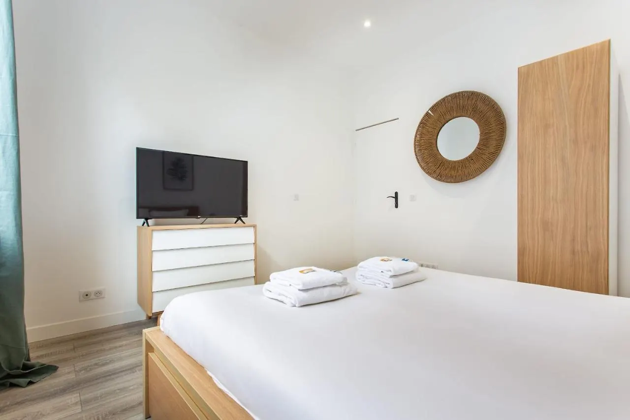 Charming Apartment - Buttes Chaumont 10P3Br Paris 0*,  France