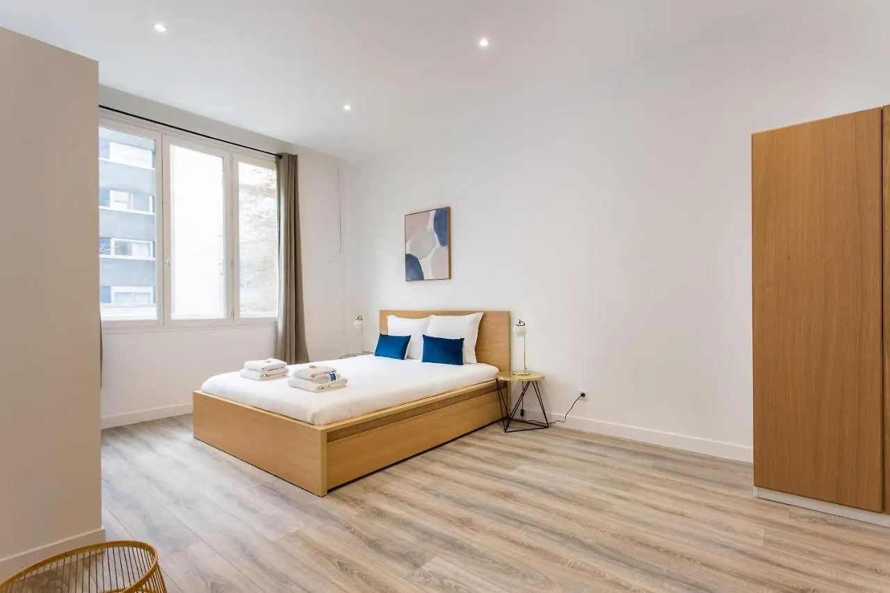 Charming Apartment - Buttes Chaumont 10P3Br Paris